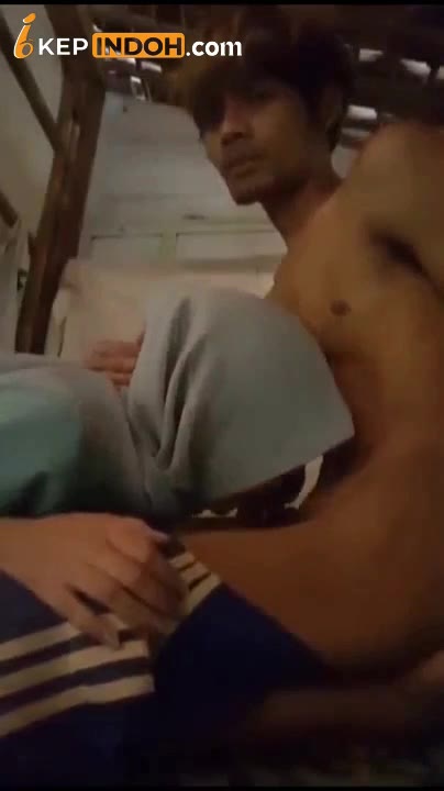 Thumbnail untuk Bokep Indo Jilbab Abu Dengan Jamet Full Durasi