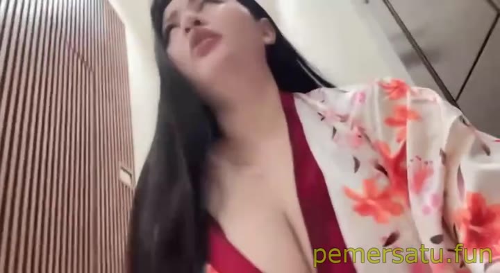 P17 Ochi Berlian Tante Selebgram Montok