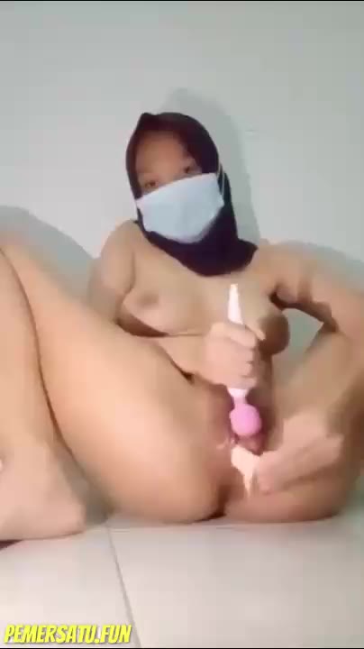 Sekaligus Jilbab Ukhti Vicoletta Colok Memek 2 Dildo