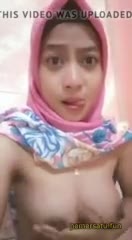 Sempit Hijab Omeg Di Wc, Mayan