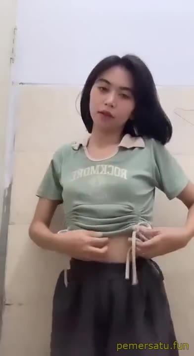 P17 Lidya 18yo Viral Ngewe Kamar Mandi