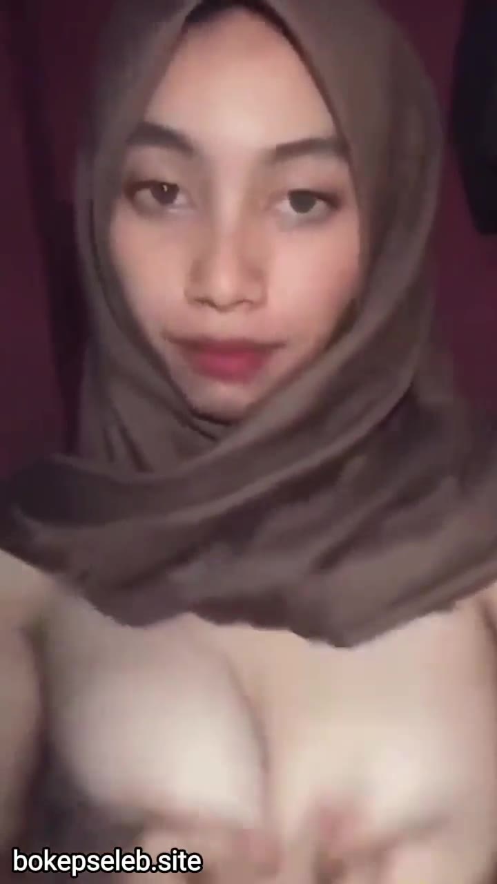 Thumbnail untuk Abg Jilbab Cantik Tetek Bulet Dan Di Jilat