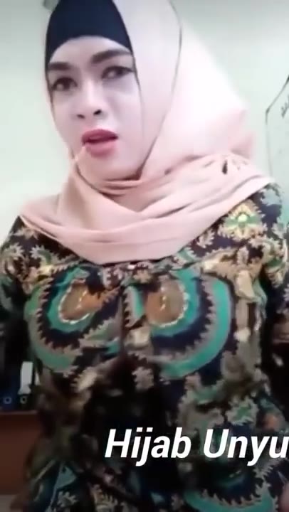 Guru Cantik Seksi Lagi Sange Nekat Pamer Toket