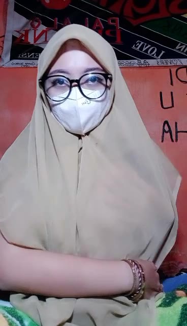 (new) Ukhti Jilbab Berkacamata Colmek Mendesah Nikmat