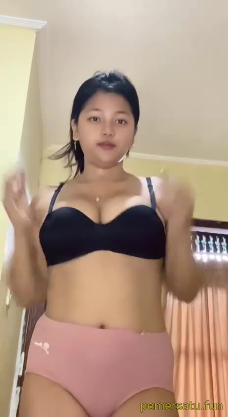 P14 Annie V1 Tiktoker Abg 18yo