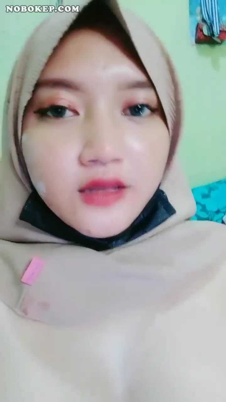Thumbnail untuk Bokep Indo Tante Cantik Telanjang Tanpa Masker Tele