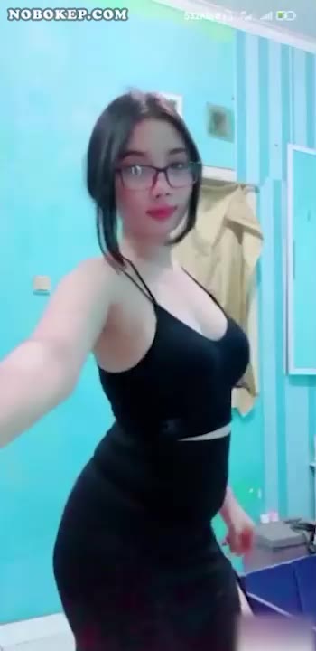 HITAM JULIA LEA