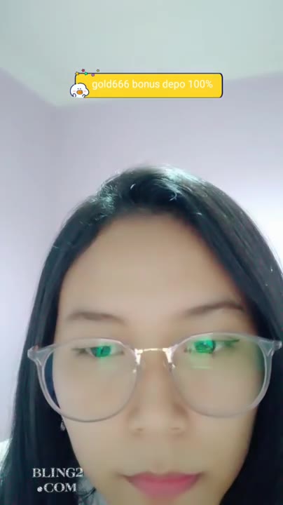 Thumbnail untuk Cantik Amat Jeslyn Pakai Seragam Sma Terus Kacamata