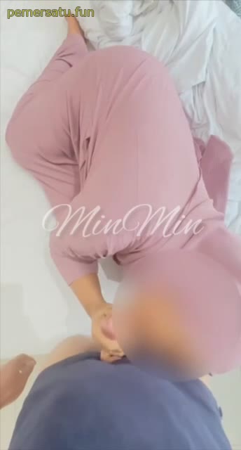 P13 Minmin Hijab Montok Tobrut Cuckold Gangbang