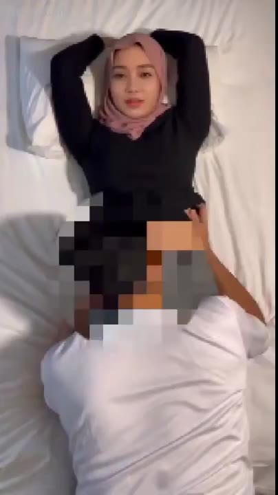 Thumbnail untuk Bugilin Hijab Cantik Elus Memeknya Bokep Indo Jilbab