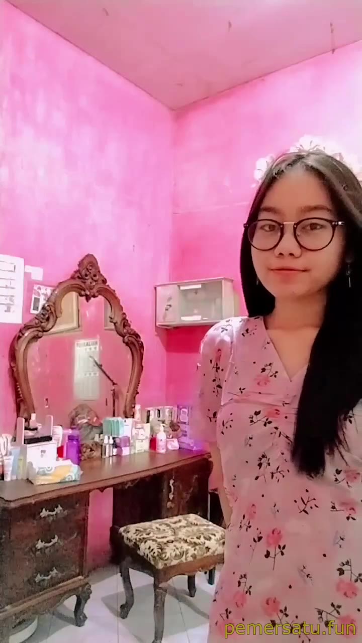 P1 Abg Lugu Berkacamata Bernama Cindy Yang Viral Di Tiktok