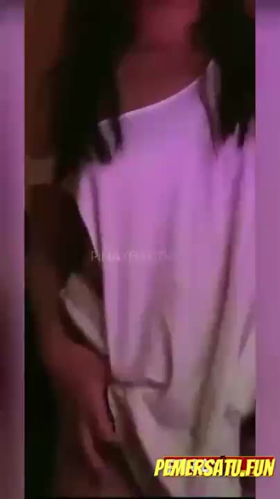 Viral Selebram Yang Barbar Telanjang