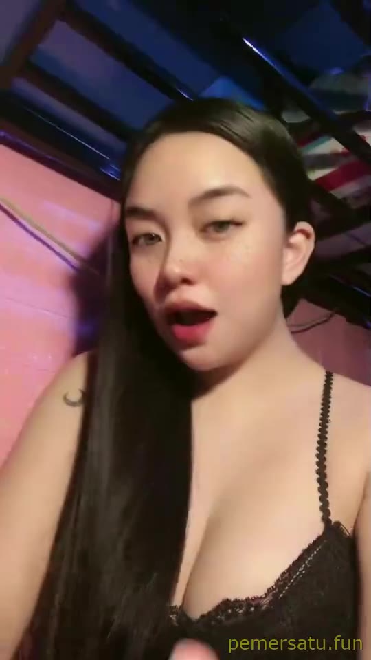 P14 Alexis Vivienn Tiktoker Cantik Mulus