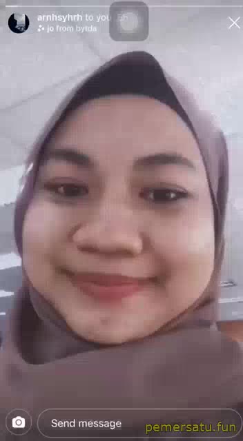 P13 Arinah Jilbab Binal Suka Bikin Status IG