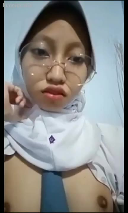 Thumbnail untuk Sma Kaca Mata Pamer Toket Bokep Indo Viral