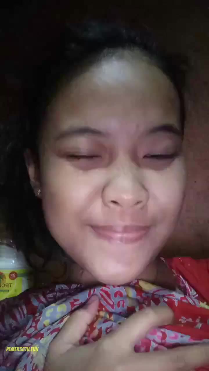P1 Dwi Nurmala Sari Pamer Toket Colok Memek OUT