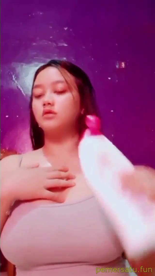 Peju Toket Gede Berasa Crot Pakai