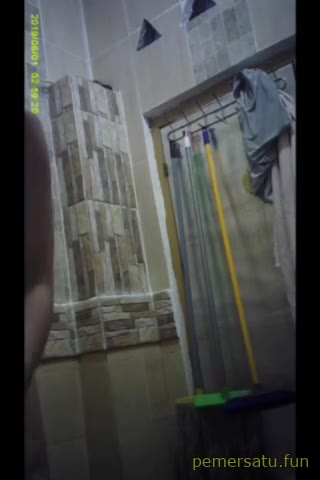 P9 Kamera Tersembunyi Intip Mandi