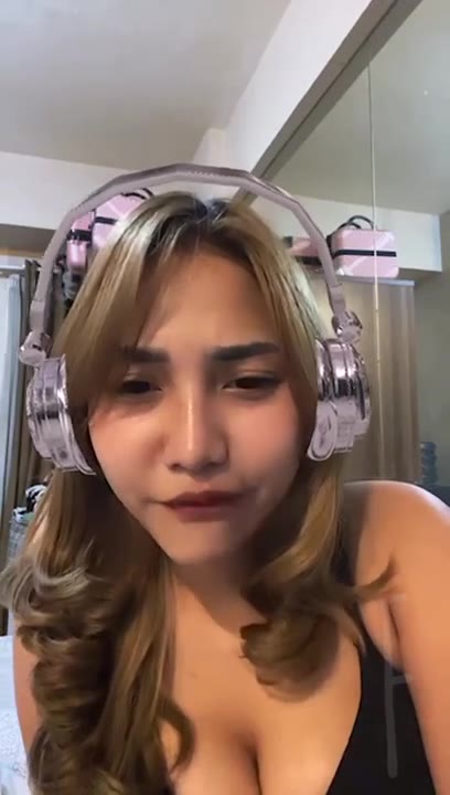 Thumbnail untuk Serutube Live Mandi Kak Cyebel Selebgram Cantik Godain