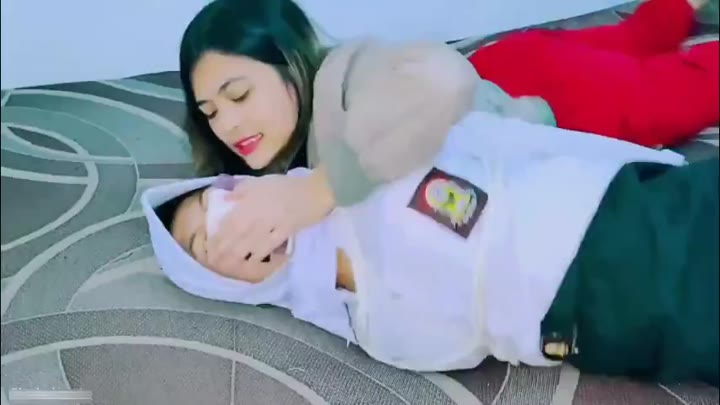 Sekolah Iket Cewe Berseragam