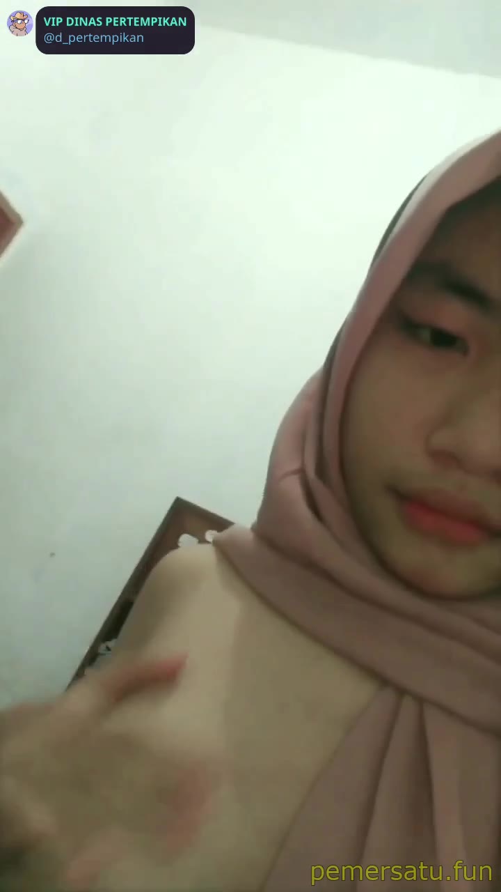 P22 Abg Jilbab Imut Tocil Memek Masih Segaris