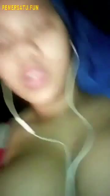 (new) Jilbab Biru Tetek Gede Mainin Itil Ehem Ehem Ga Tahan