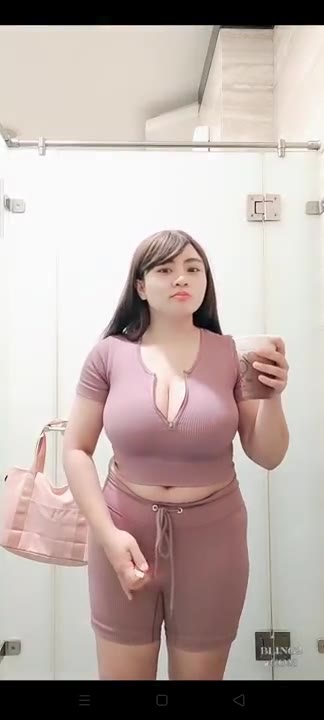 Thumbnail untuk Nona Iluna Pamer Toge Di Mall Sakandal indo