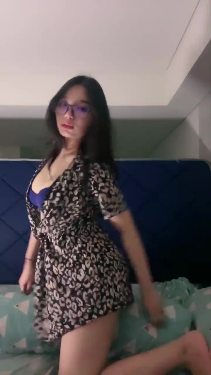 Thumbnail untuk Julia Mango Vid 20230705 234042 streaming Sumenep Website