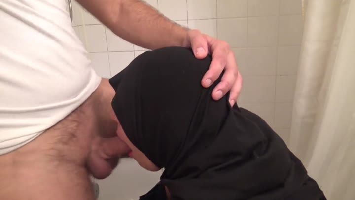 Thumbnail untuk Hijab Muslim Arab Radical Toilet Blowjob And Deepthroated