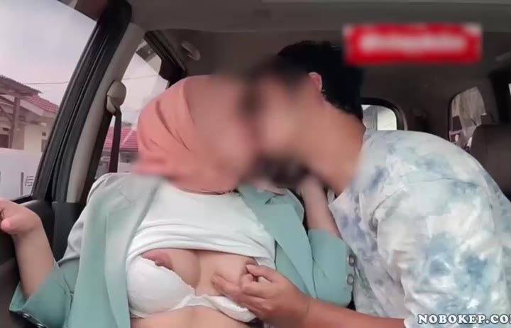 Mobil Bokep Indo Ngabuburit Bareng Ayang Hijab Di