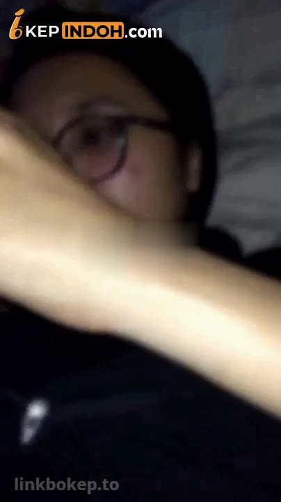 Thumbnail untuk Sama Hijab Kacamta Sepulang Tarawih bokepind Yakwad doods