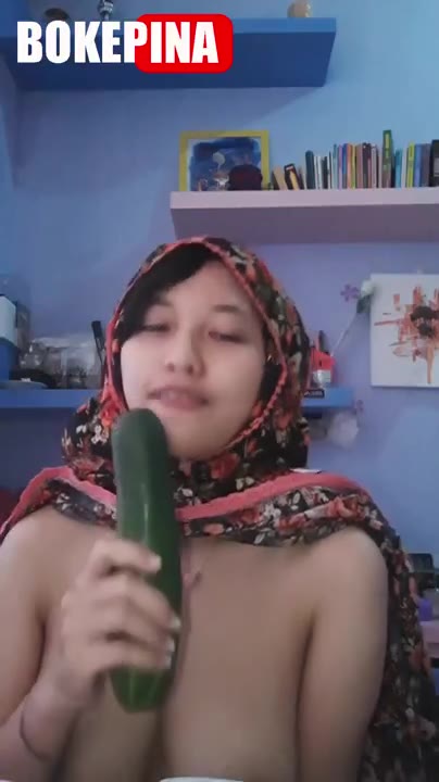 Thumbnail untuk Bokep Abg Mukena Merah Nakal Pamerin Memek Pengen