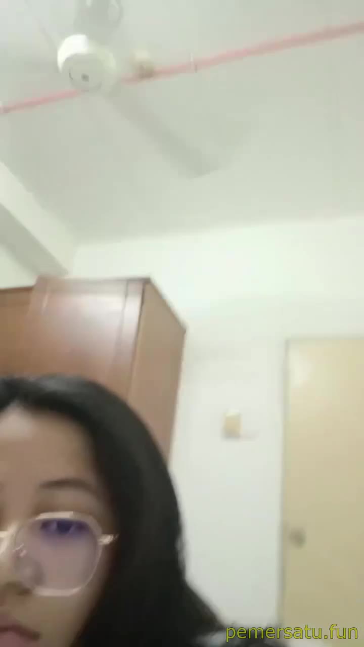 P1 Effa Abg 18yo Kacamata Colok Memek
