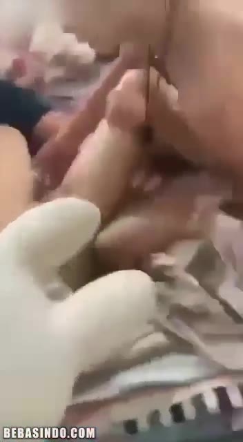 Thumbnail untuk Bokep Indo Gadis Mulus Memeknya Dicolok Rame Video