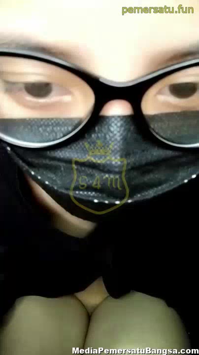 Thumbnail untuk Jilbab Kacamata Manis Doyan Colmek Viral Terbaru Video