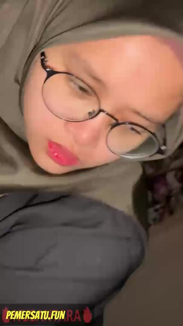 Copy-merged-1684498581758 Jilbab Hitam Kacamata Cantik Ngentot P4 -
