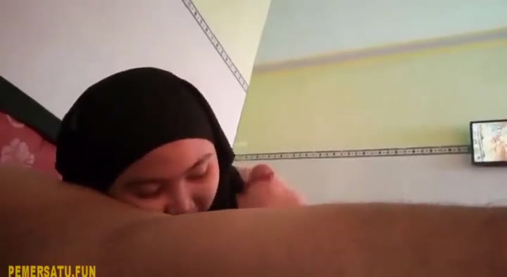 Imut Disepong Jilbab Hitam Cantik