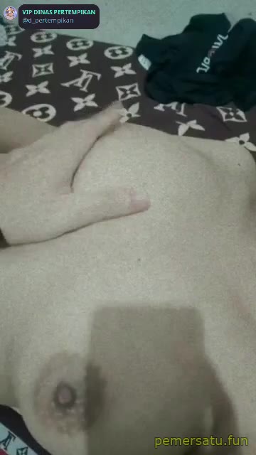 P8 Rena Abg Mulus Putih Colmek Bisa Kencing