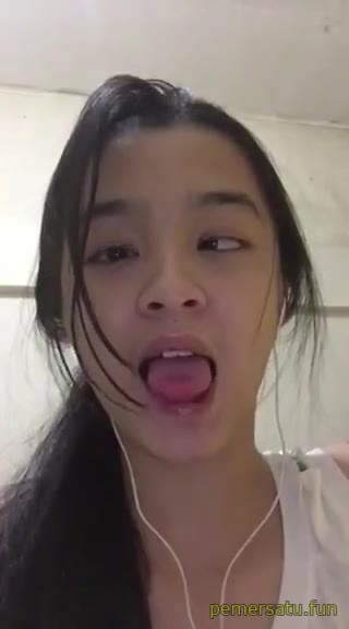 P17 Shafirra 18yo Sange