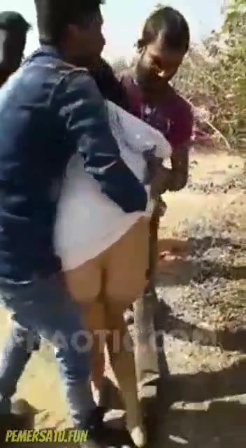 1 Ketahuan Ngentot Di Tebing Di Gilir Warga Part