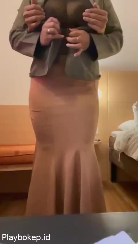 Thumbnail untuk Tante Tanya Ke Brondong Udah Berapa Kali Ngentotin
