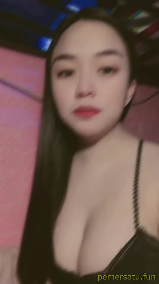 P23 Alexis Vivienn Tiktoker Cantik Mulus
