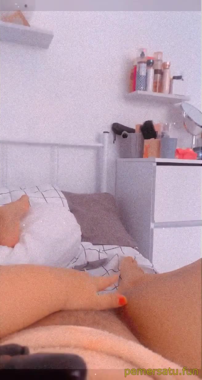 P54 CloudySlutt ABG Jual Konten Colmek Pakai Dildo 18yo Pemersatu Fun