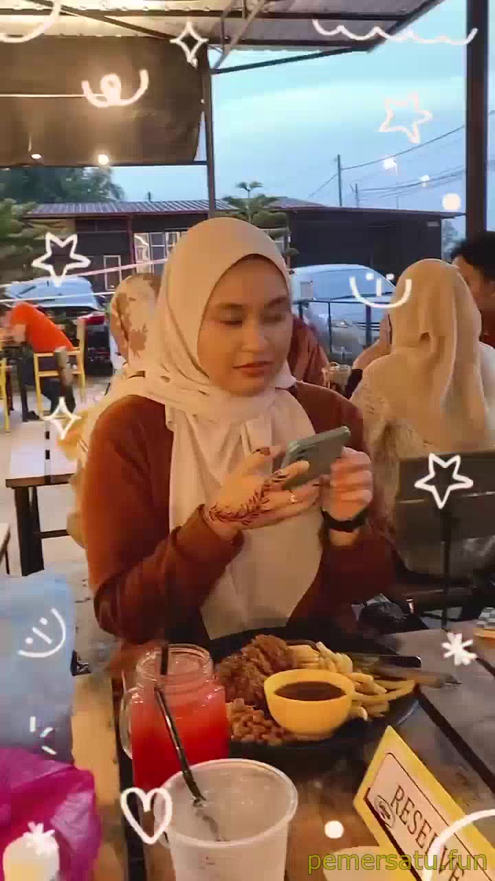 P4 Norazura UTHM Jilbab Memek Kesukaan Uncle