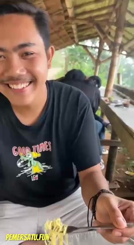 Copy-merged-1686077367240 Lagi Makan Mie Rebus Ada Jilbab Yang Mseum(2023 06 06 22 22 54 906) - Copy - Copy -