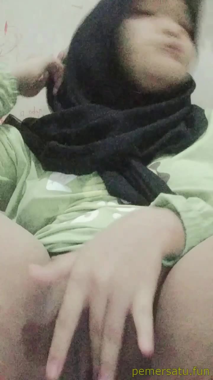 P4 Bella ABG Jilbab Gemoy Manja Colmek 18yo