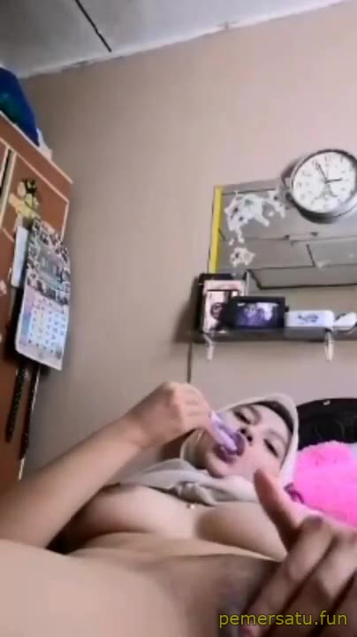 P7 Abg 18yo Jepit Kontol