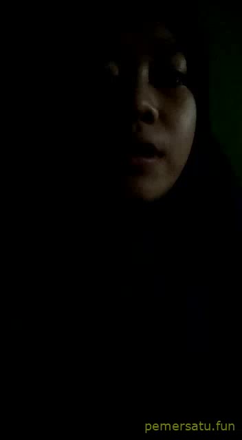 P15 Anisa ABG 18yo Imut Toket Kecil Colok Memek Becek