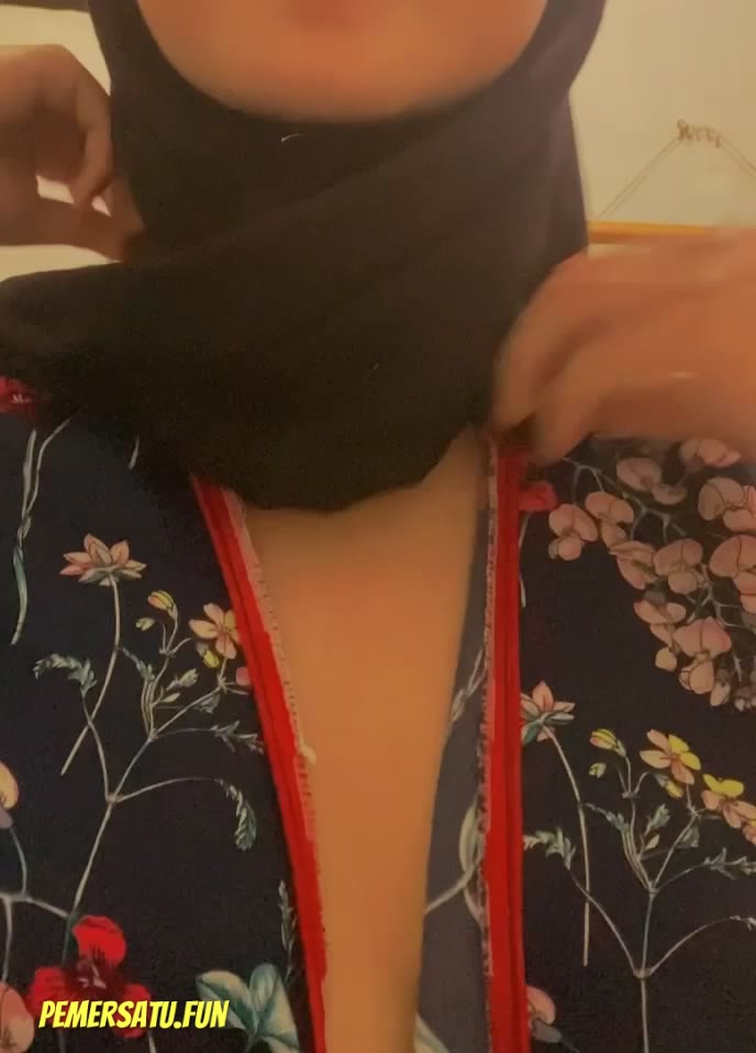 P13 Hijab Tindik Terentot
