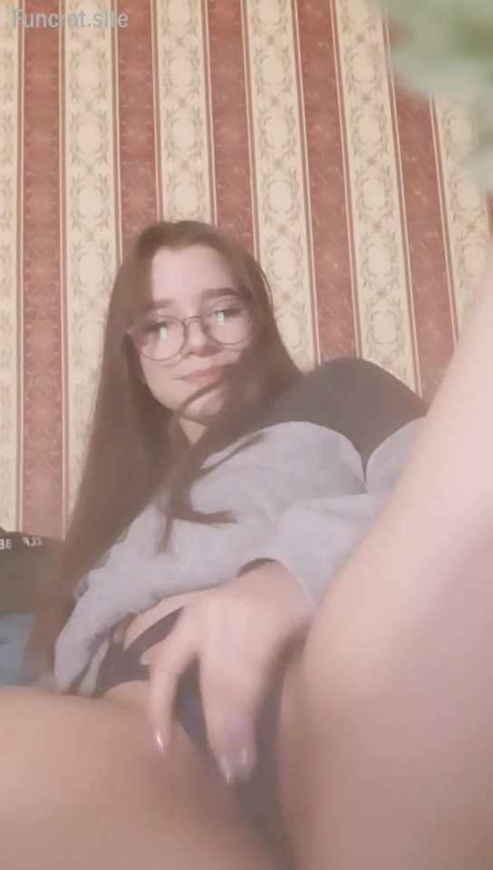 Thumbnail untuk Bule Cantik Mulus Toge Binal Colok Meki Becek